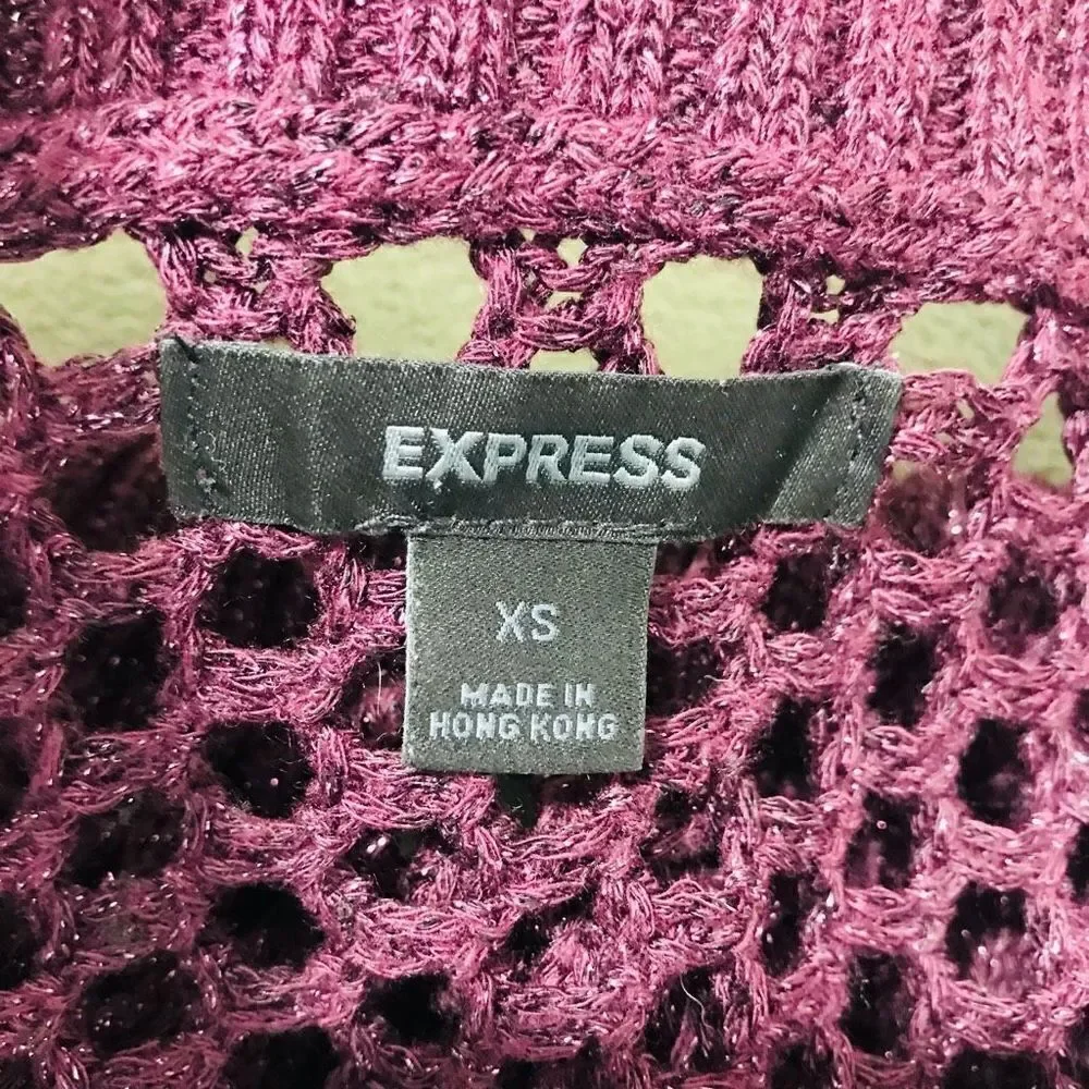 Express size XS knit V-neck sweater….S13